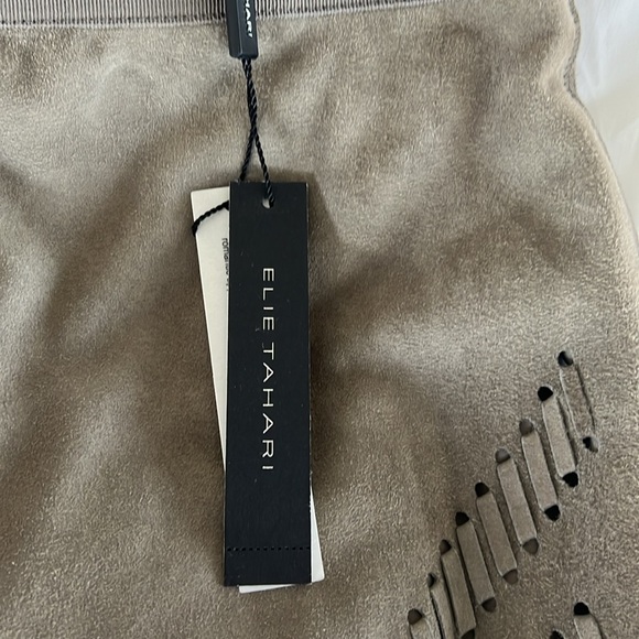 Elie Tahara- NEW - Suede pencil skirt. Never worn. Size 6 - Picture 5 of 10